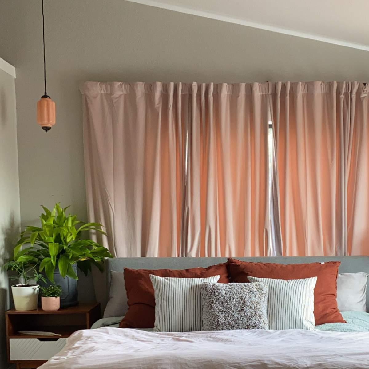 Pink Bedroom Decor